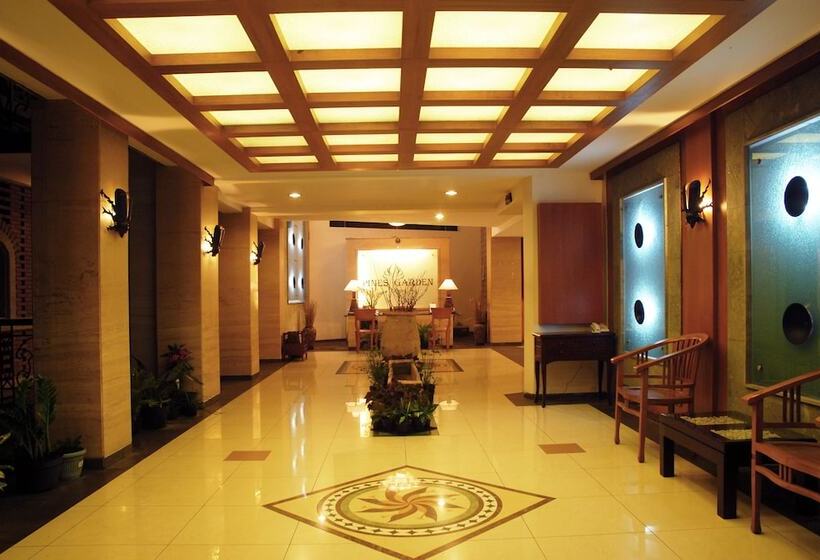 호텔 Pines Garden Resort