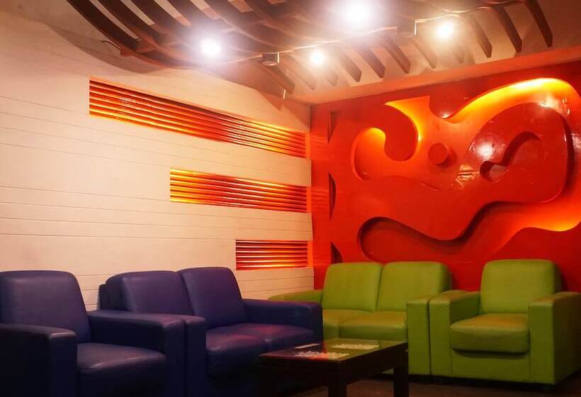 호텔 Pines Garden Resort