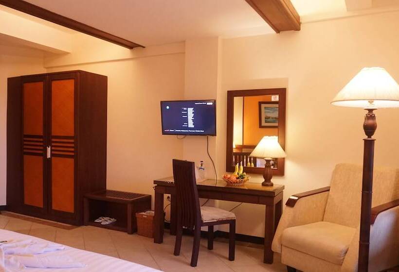 호텔 Pines Garden Resort