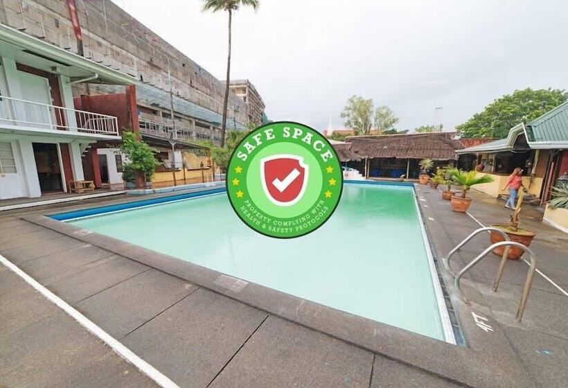 فندق Reddoorz Premium @ Clarkview Angeles City