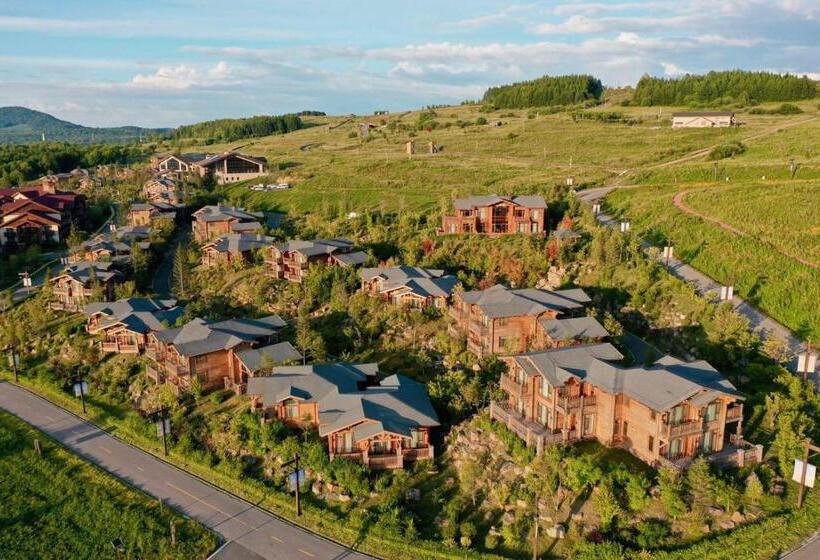 فندق Swissôtel Resort Changbaishan