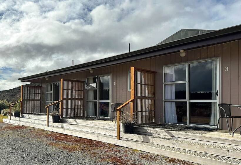 בית מלון כפרי The Crossing Lodge & Backpackers