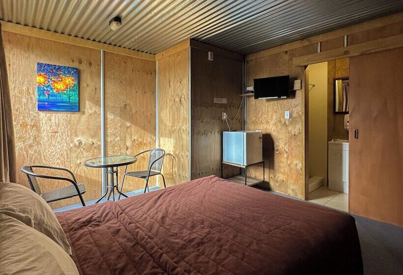 בית מלון כפרי The Crossing Lodge & Backpackers