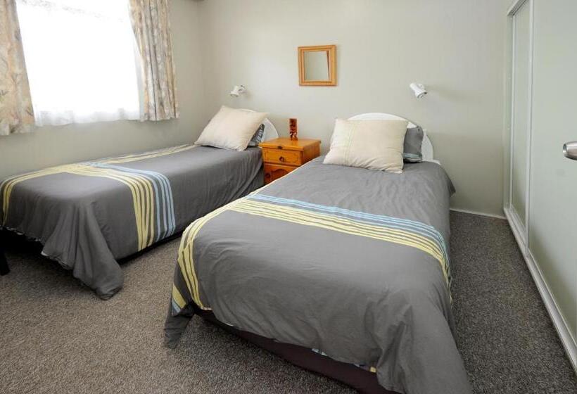 Отель The Tahitian