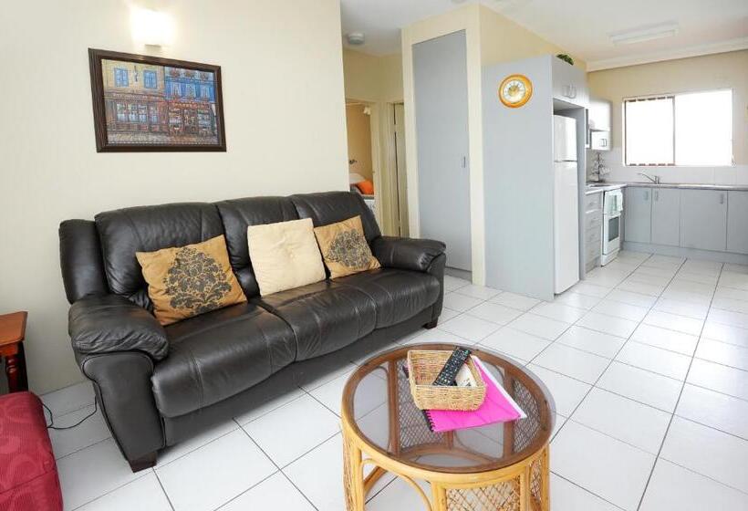 Отель The Tahitian