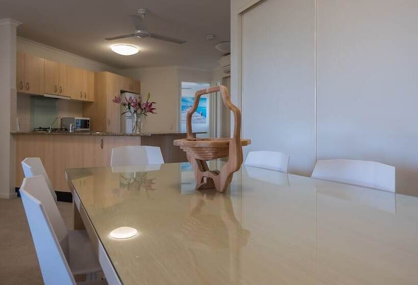 בית מלון כפרי The Village At Burleigh Heads