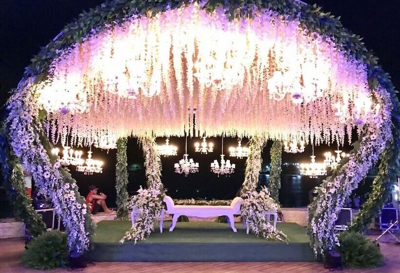 هتل Vitalis White Sands