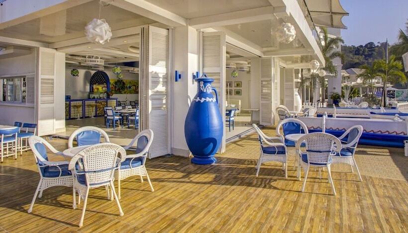 هتل Vitalis White Sands