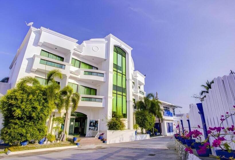 هتل Vitalis White Sands