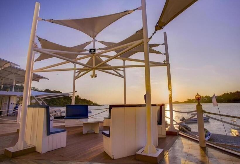 هتل Vitalis White Sands