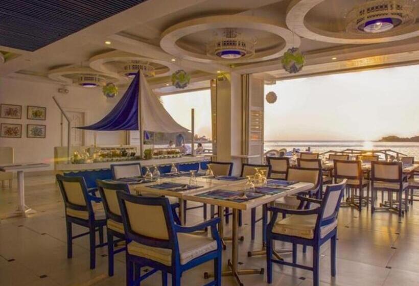 هتل Vitalis White Sands