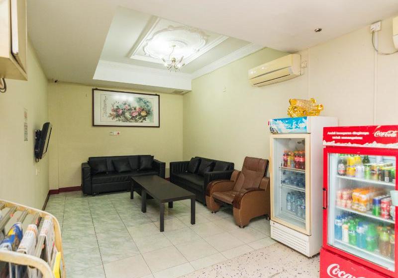 Oyo 1703 Terang Bintang Hotel By Oyo Rooms