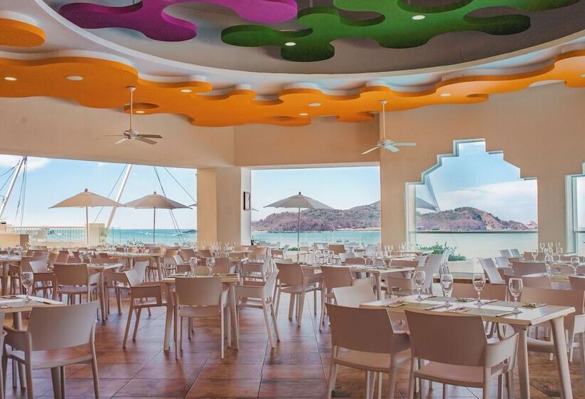 Azul Ixtapa All Inclusive Beach Resort & Convention Center
