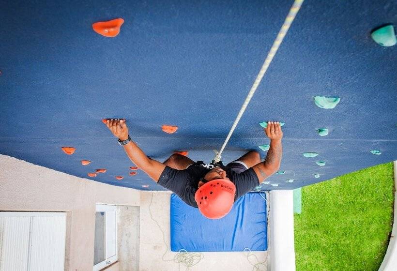 Azul Ixtapa All Inclusive Beach Resort & Convention Center