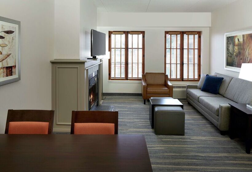 Homewood Suites By Hilton Monttremblant Resort