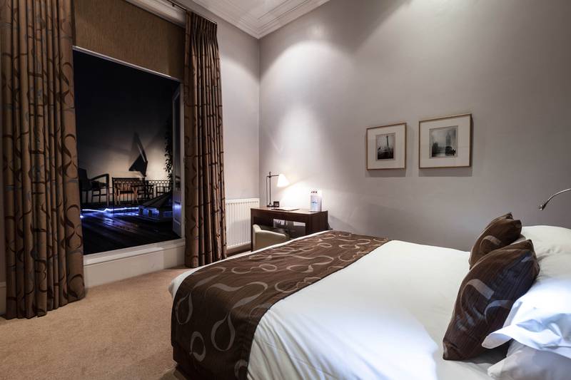 هتل 54 Queen S Gate