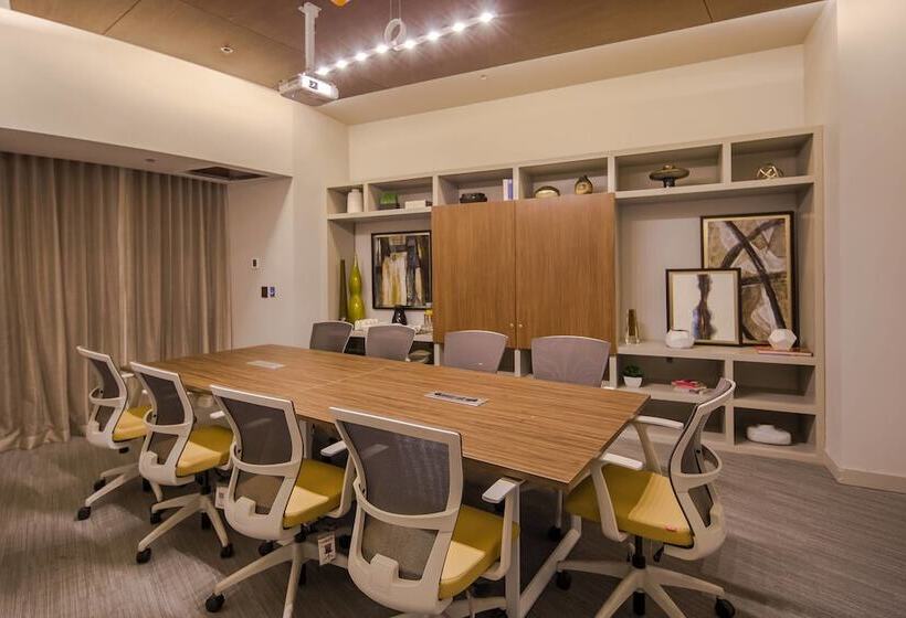 Ac Hotel By Marriott Guadalajara Expo