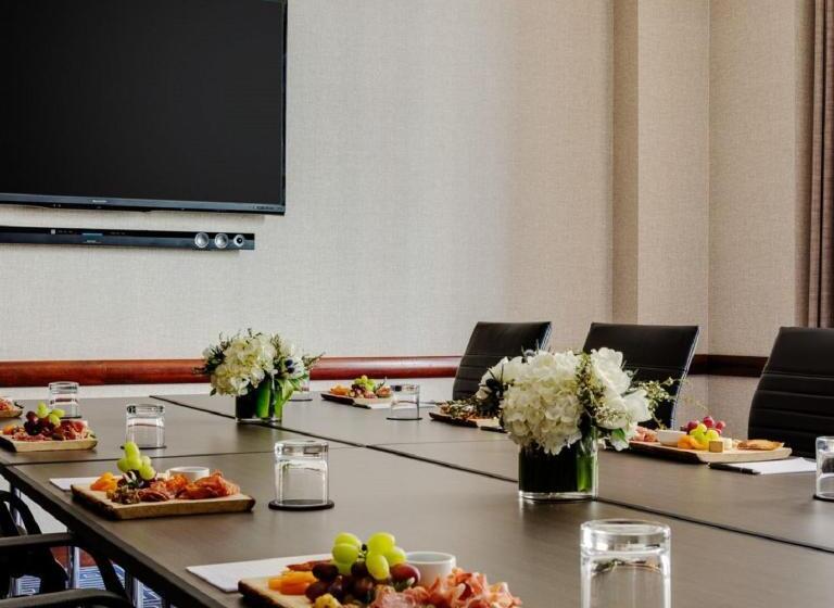 فندق Aka Back Bay