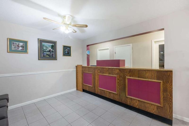 בית מלון כפרי Almada Inn