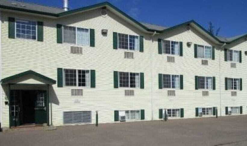 בית מלון כפרי Almada Inn