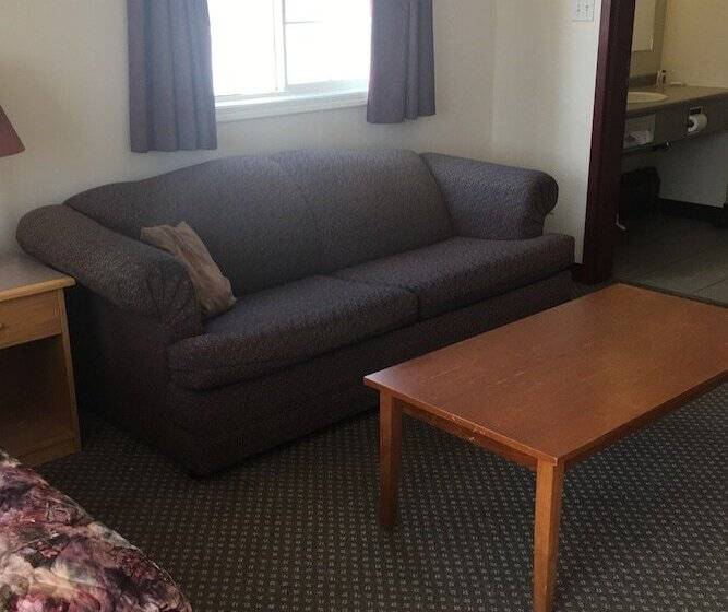 בית מלון כפרי Almada Inn