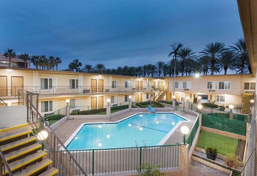 호텔 Americas Best Value Inn & Suites Anaheim