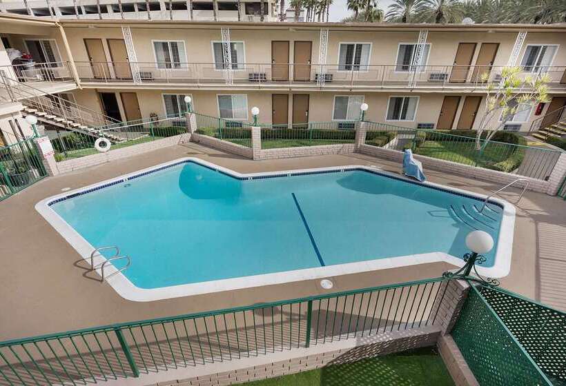 호텔 Americas Best Value Inn & Suites Anaheim