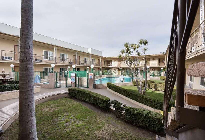 호텔 Americas Best Value Inn & Suites Anaheim