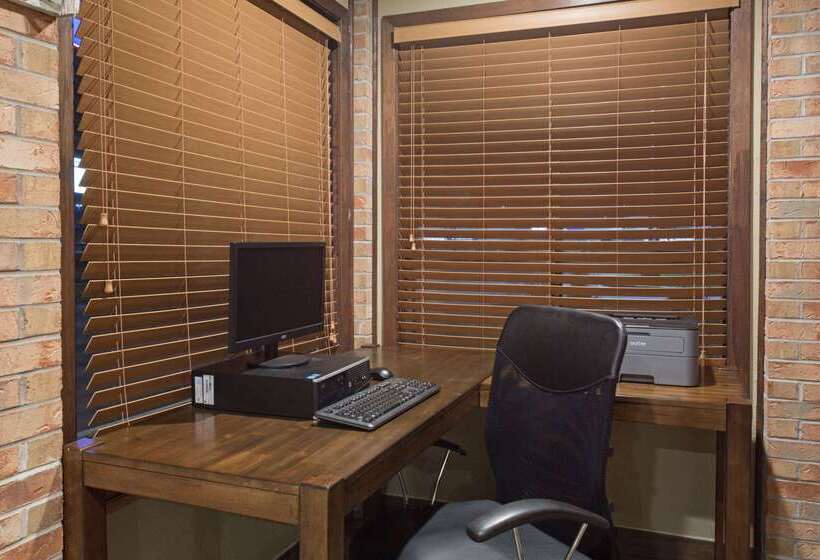 בית מלון כפרי Americinn By Wyndham Mount Pleasant