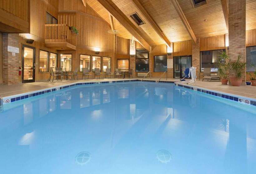 בית מלון כפרי Americinn By Wyndham Mount Pleasant