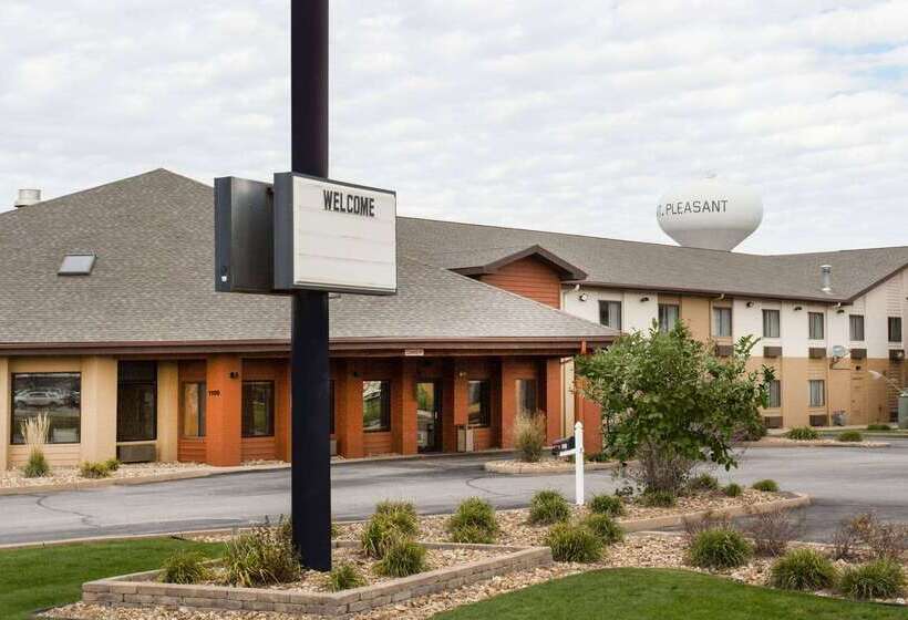 בית מלון כפרי Americinn By Wyndham Mount Pleasant