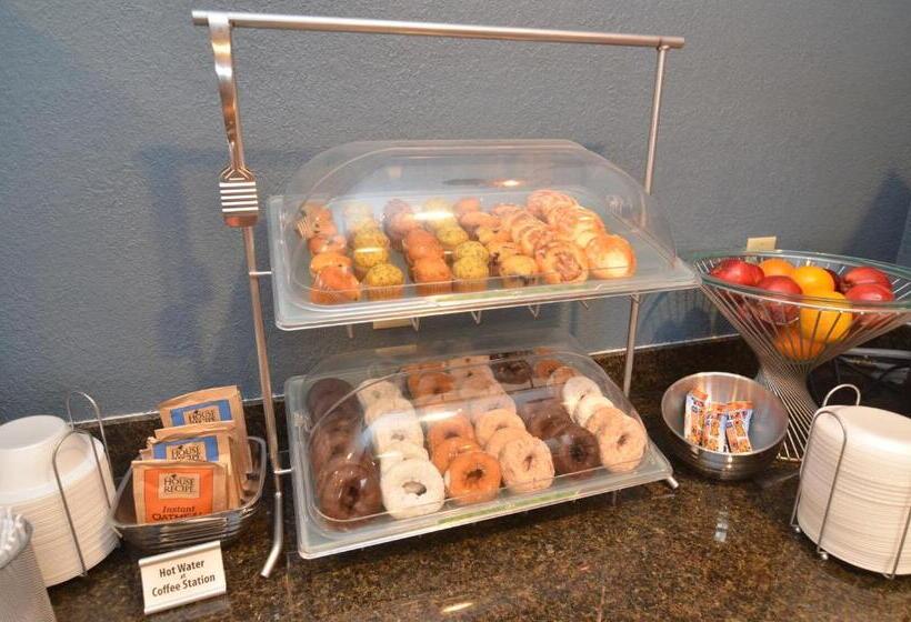 בית מלון כפרי Americinn By Wyndham Mount Pleasant