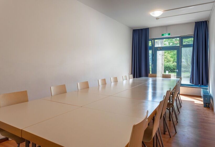 هتل a&o Berlin Kolumbus