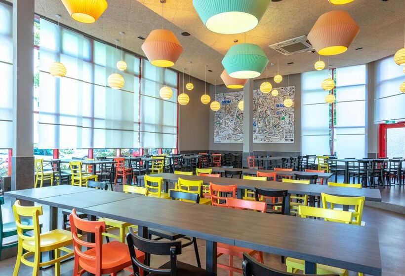 هتل a&o Berlin Kolumbus