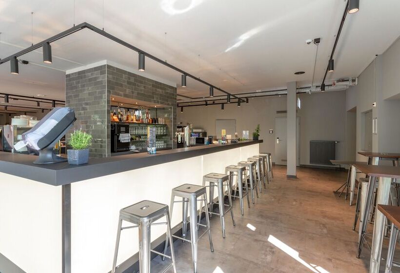 هتل a&o Berlin Kolumbus