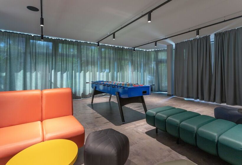 هتل a&o Berlin Kolumbus