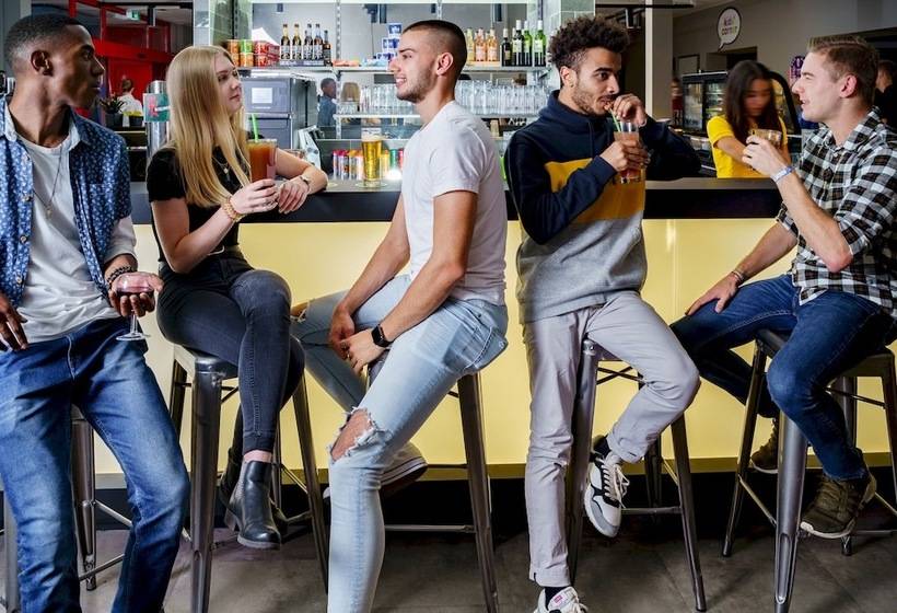 هتل a&o Berlin Kolumbus