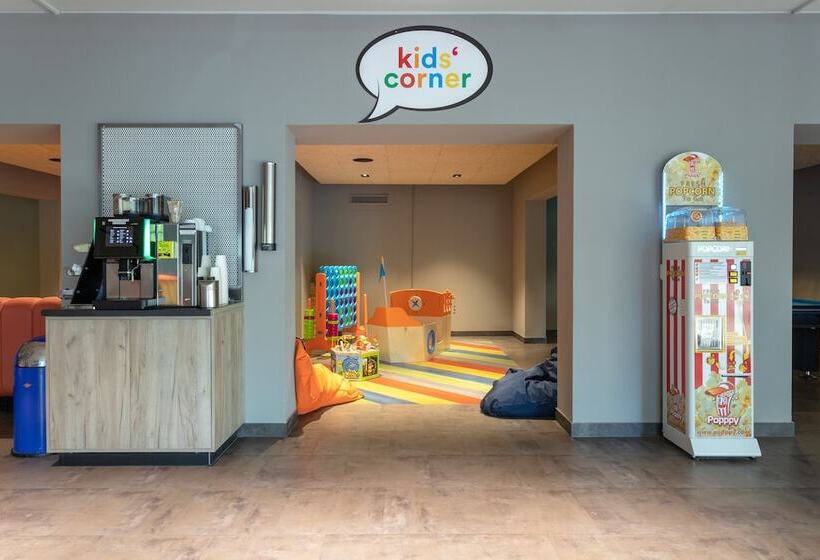 هتل a&o Berlin Kolumbus