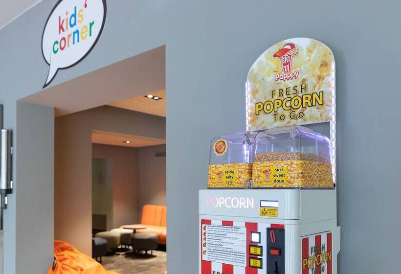 هتل a&o Berlin Kolumbus