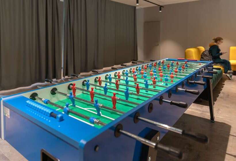 هتل a&o Berlin Kolumbus