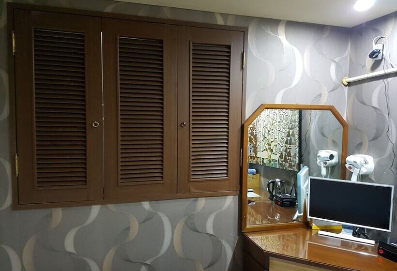 בית מלון כפרי At Home