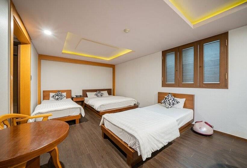 בית מלון כפרי At Home