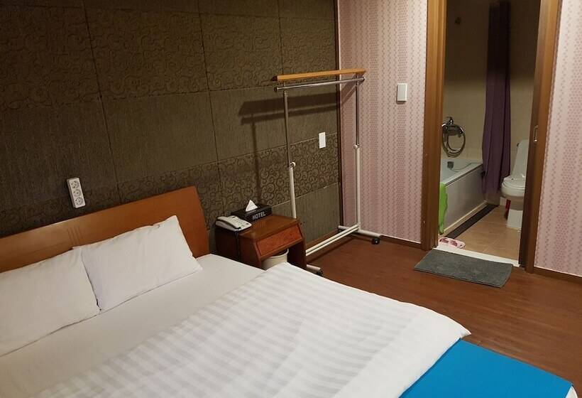 בית מלון כפרי At Home