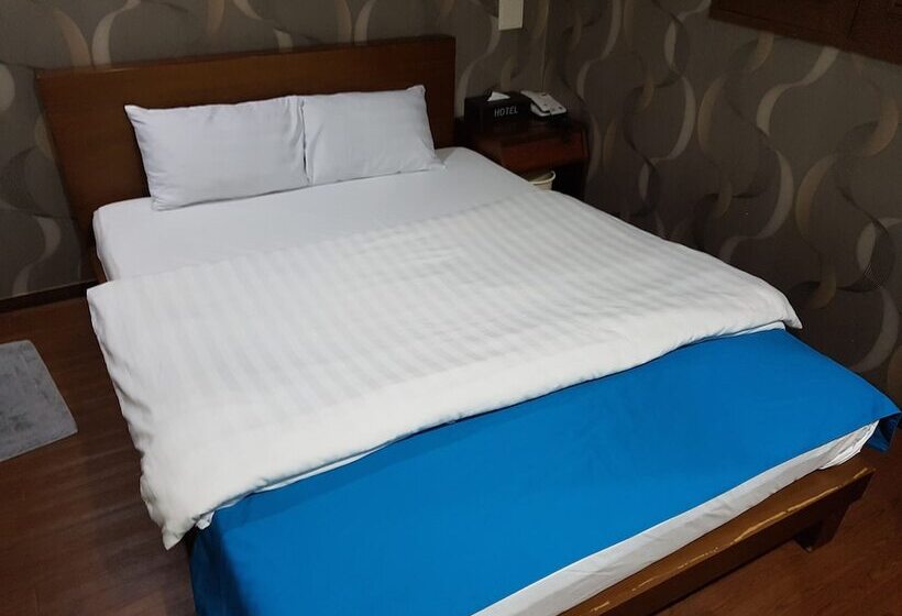 בית מלון כפרי At Home