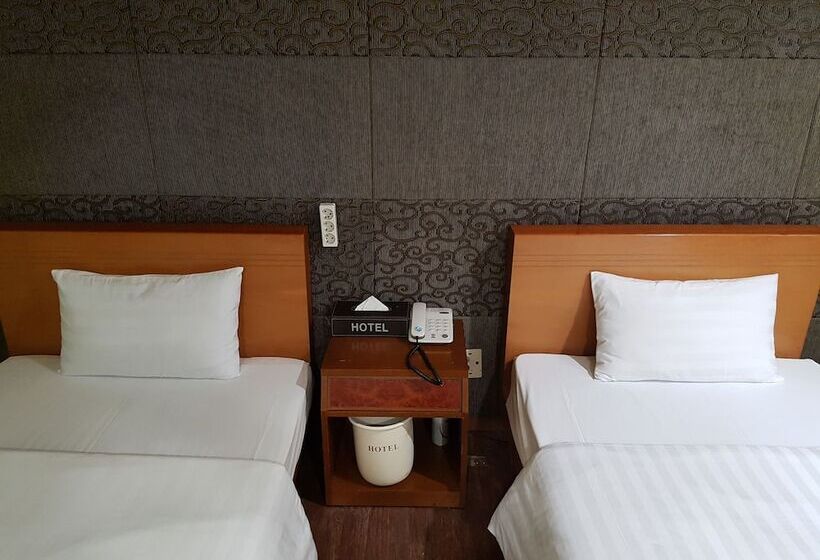 בית מלון כפרי At Home