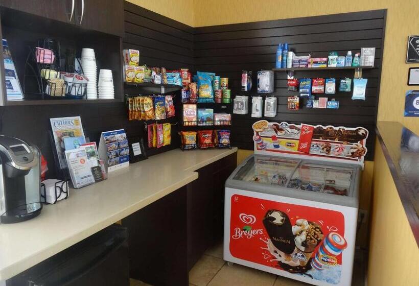 فندق Best Western Plus Bowmanville