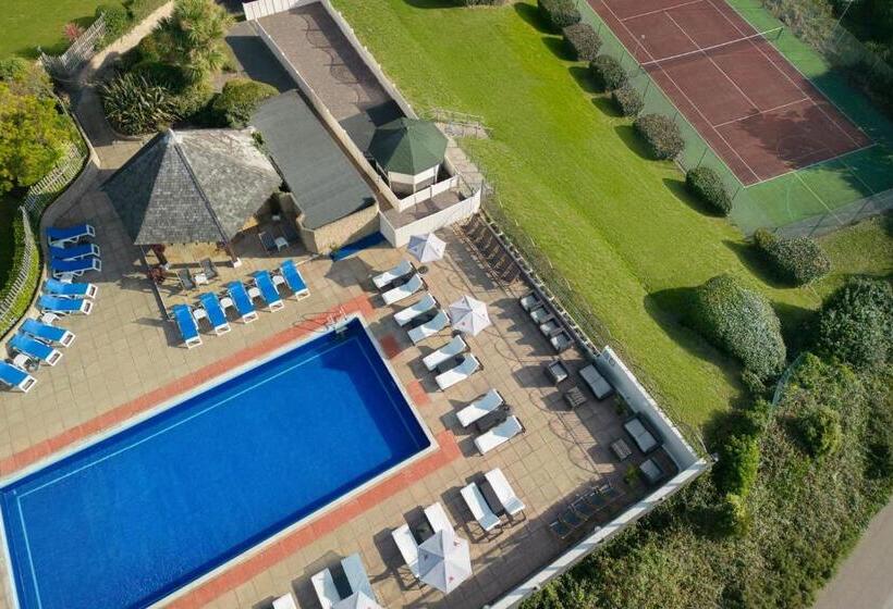 Отель Bournemouth Highcliff Marriott