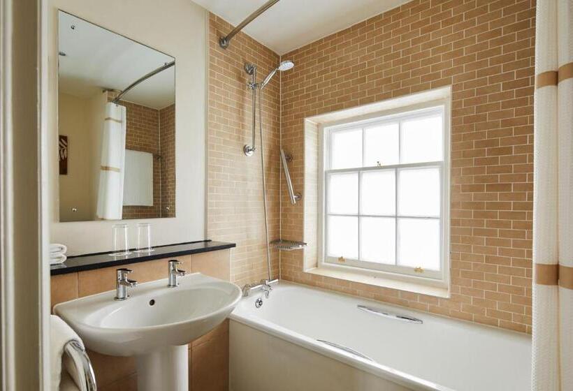 Отель Bournemouth Highcliff Marriott