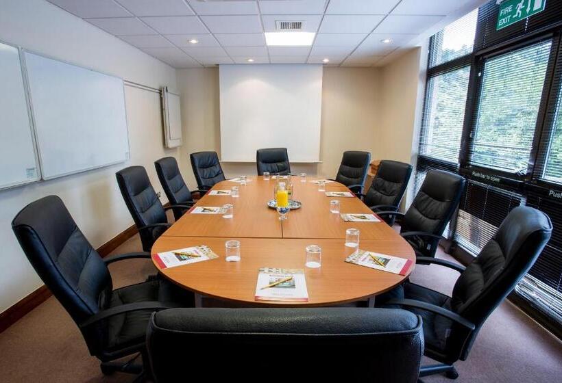 Отель Britannia  Leeds Bradford Airport