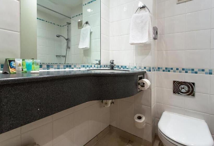 Отель Britannia  Leeds Bradford Airport